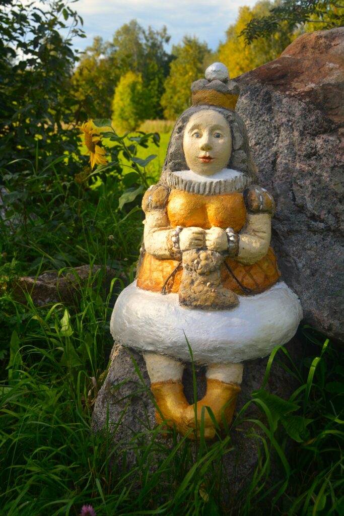  The White Queen,  betong, 2021